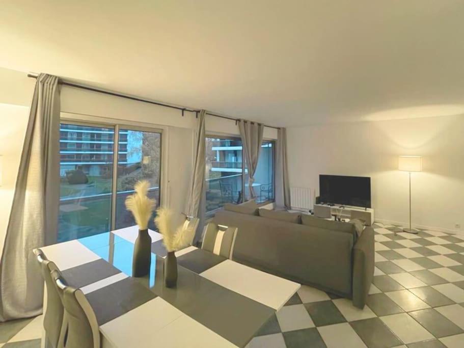 9 Min From Chateau De Vincennes - Paris & Disney Apartment แซ็ง-มัวริซ ภายนอก รูปภาพ
